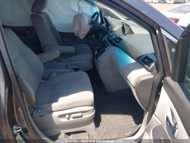 12617631 :رقم المزاد ، 5FNRL5H47FB509077 vin ، 2015 Honda Odyssey مزاد بيع