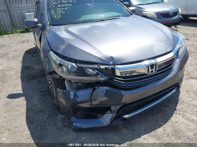 2017 Honda Accord მანქანა იყიდება აუქციონზე, vin: 1HGCR2F56HA810368, აუქციონის ნომერი: 12617641