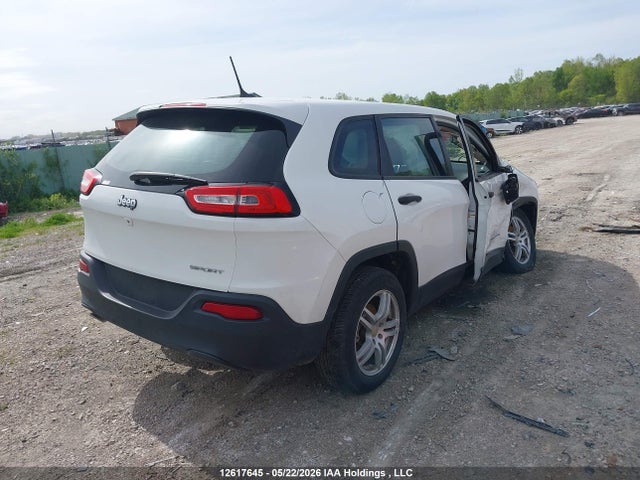 1C4PJLAB0FW585262 Jeep Cherokee Sport