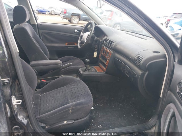 Продажа на аукционе авто 1999 Volkswagen Passat Gls, vin: WVWAA63B9XE114805, номер лота: 12614091