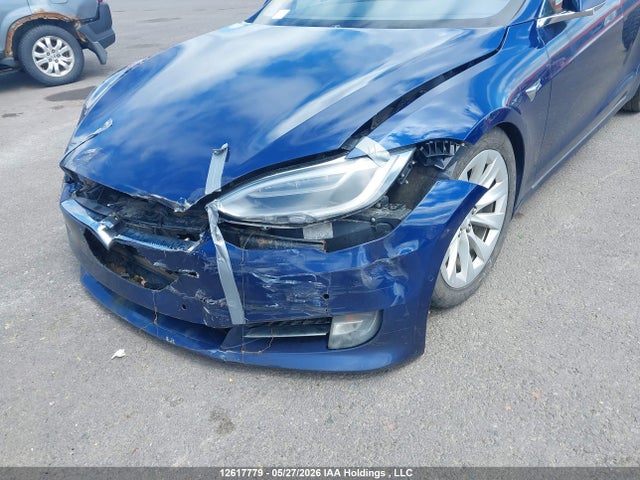 12617779 :رقم المزاد ، 5YJSA1E28JF272689 vin ، 2018 Tesla Model S 100d/75d/p100d مزاد بيع