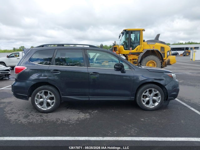 12617871 :رقم المزاد ، JF2SJESC6HH808734 vin ، 2017 Subaru Forester 2.5i Touring مزاد بيع