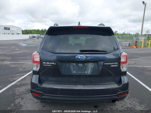12617871 :رقم المزاد ، JF2SJESC6HH808734 vin ، 2017 Subaru Forester 2.5i Touring مزاد بيع