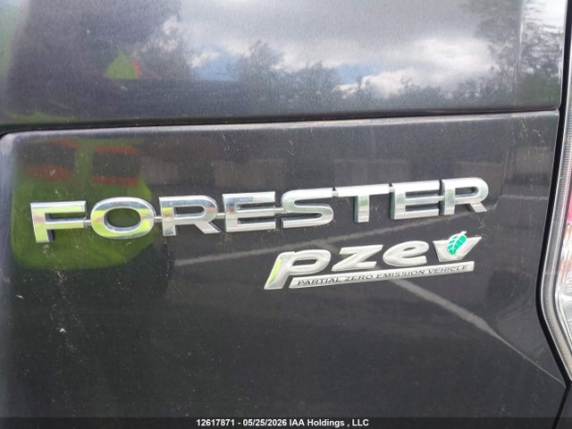 12617871 :رقم المزاد ، JF2SJESC6HH808734 vin ، 2017 Subaru Forester 2.5i Touring مزاد بيع