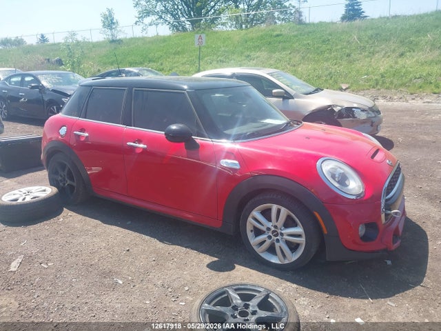 Mini 5 Door Cooper S 2015 WMWXU3C51F2B62549 Image 13