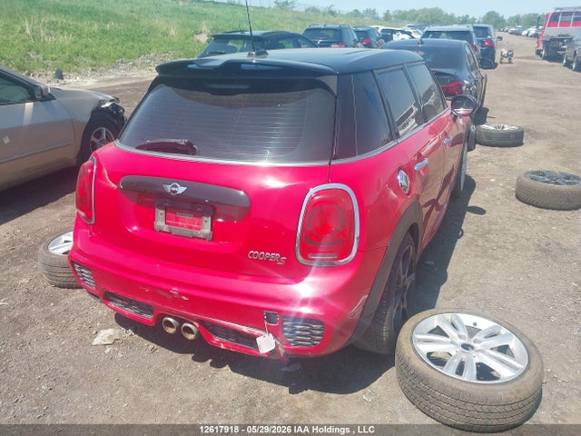 Mini 5 Door Cooper S 2015 WMWXU3C51F2B62549 Image 4