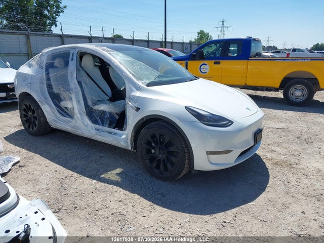 Tesla Model Y Long Range 2022 7SAYGDEE1NF549826 Image 1