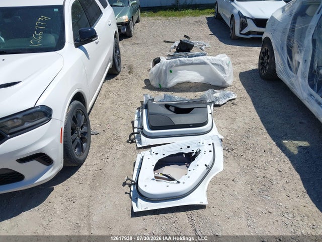 Tesla Model Y Long Range 2022 7SAYGDEE1NF549826 Image 12