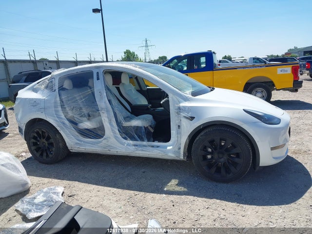12617938 :رقم المزاد ، 7SAYGDEE1NF549826 vin ، 2022 Tesla Model Y Long Range مزاد بيع
