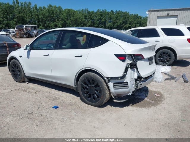 Tesla Model Y Long Range 2022 7SAYGDEE1NF549826 Image 3