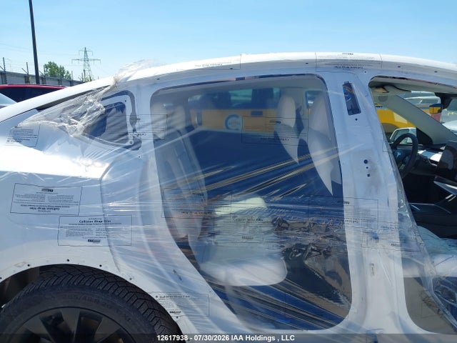 Tesla Model Y Long Range 2022 7SAYGDEE1NF549826 Image 8