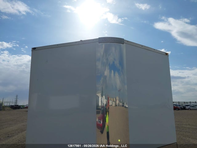 12617981 :رقم المزاد ، 2S9PK4316G3035673 vin ، 2016 Royal Cargo Lightning Enclosed مزاد بيع
