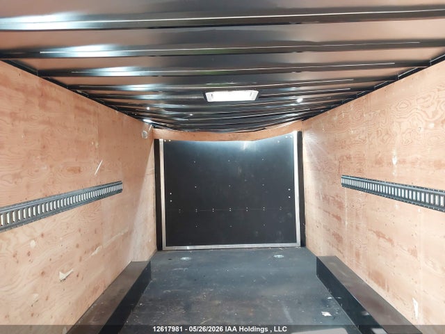12617981 :رقم المزاد ، 2S9PK4316G3035673 vin ، 2016 Royal Cargo Lightning Enclosed مزاد بيع