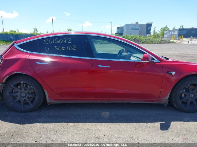 12618072 :رقم المزاد ، 5YJ3E1EBXKF366163 vin ، 2019 Tesla Model 3 Long Range/performance مزاد بيع