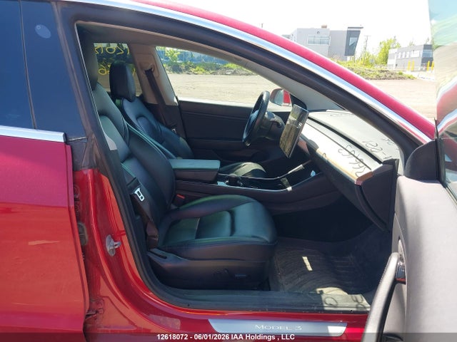 12618072 :رقم المزاد ، 5YJ3E1EBXKF366163 vin ، 2019 Tesla Model 3 Long Range/performance مزاد بيع
