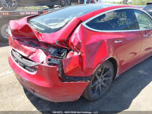 12618072 :رقم المزاد ، 5YJ3E1EBXKF366163 vin ، 2019 Tesla Model 3 Long Range/performance مزاد بيع
