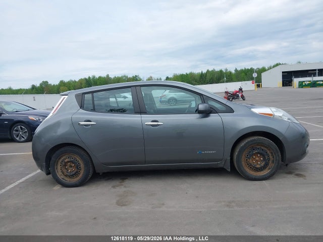 12618119 :رقم المزاد ، 1N4AZ0CP0FC302095 vin ، 2015 Nissan Leaf مزاد بيع