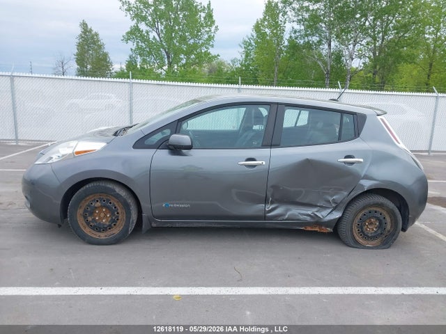 12618119 :رقم المزاد ، 1N4AZ0CP0FC302095 vin ، 2015 Nissan Leaf مزاد بيع