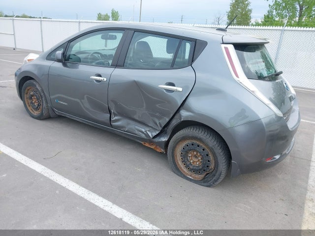 12618119 :رقم المزاد ، 1N4AZ0CP0FC302095 vin ، 2015 Nissan Leaf مزاد بيع