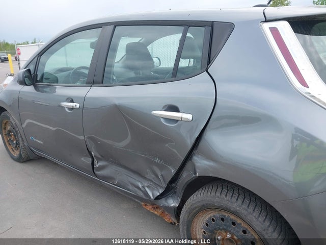 12618119 :رقم المزاد ، 1N4AZ0CP0FC302095 vin ، 2015 Nissan Leaf مزاد بيع