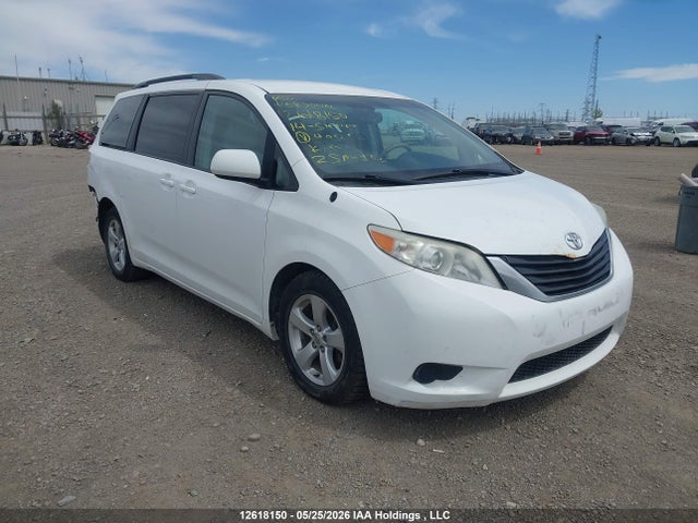 Auction sale of the 2014 Toyota Sienna Le, vin: 5TDKK3DC2ES495606, lot number: 12618150