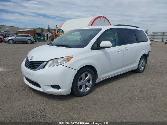 Auction sale of the 2014 Toyota Sienna Le, vin: 5TDKK3DC2ES495606, lot number: 12618150