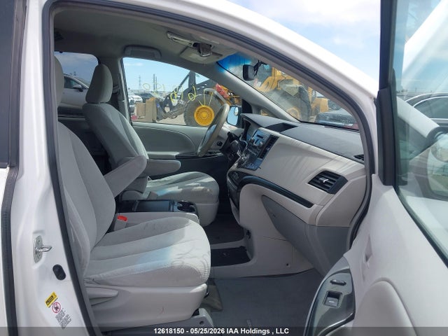 Auction sale of the 2014 Toyota Sienna Le, vin: 5TDKK3DC2ES495606, lot number: 12618150
