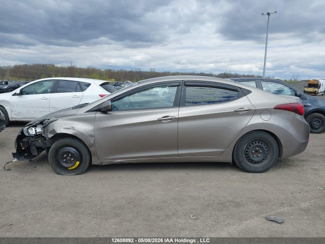 2016 Hyundai Elantra L+ მანქანა იყიდება აუქციონზე, vin: 5NPDH4AE1GH664946, აუქციონის ნომერი: 12608892