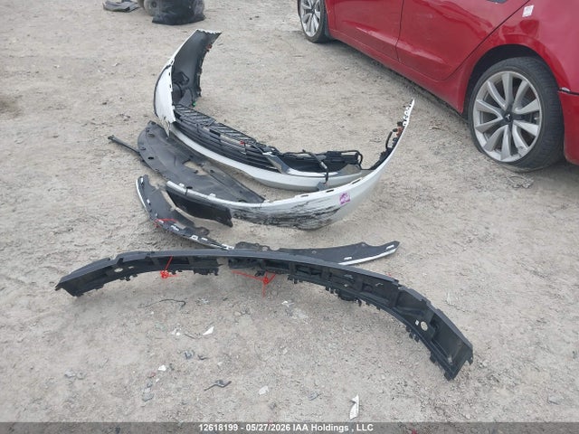 12618199 :رقم المزاد ، 1C3CCCAG0FN524069 vin ، 2015 Chrysler 200 مزاد بيع