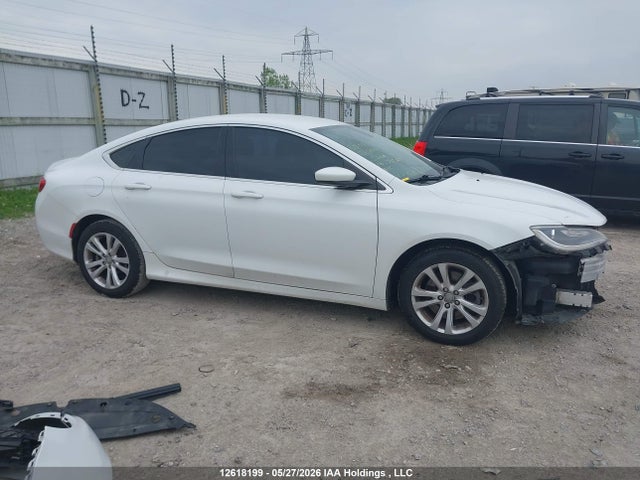 12618199 :رقم المزاد ، 1C3CCCAG0FN524069 vin ، 2015 Chrysler 200 مزاد بيع