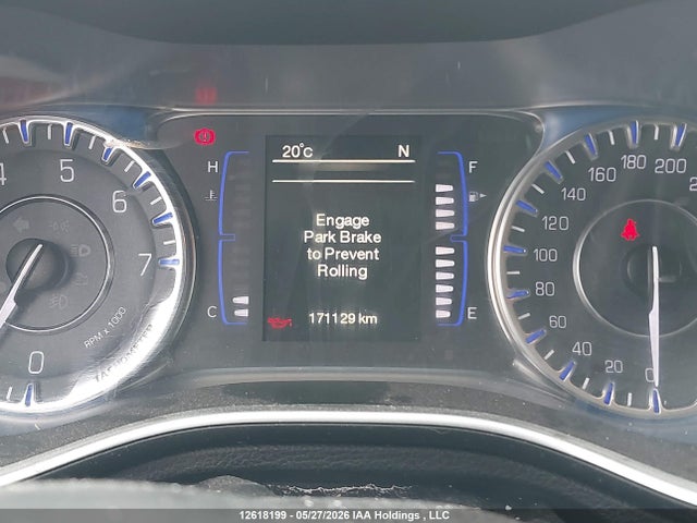 12618199 :رقم المزاد ، 1C3CCCAG0FN524069 vin ، 2015 Chrysler 200 مزاد بيع