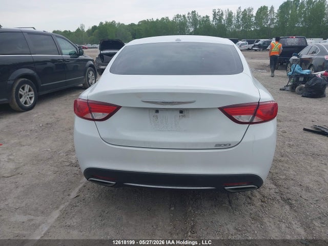 12618199 :رقم المزاد ، 1C3CCCAG0FN524069 vin ، 2015 Chrysler 200 مزاد بيع