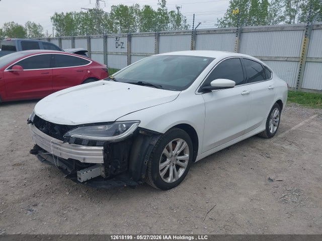 12618199 :رقم المزاد ، 1C3CCCAG0FN524069 vin ، 2015 Chrysler 200 مزاد بيع