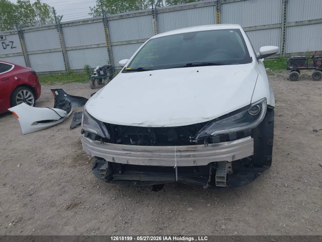 12618199 :رقم المزاد ، 1C3CCCAG0FN524069 vin ، 2015 Chrysler 200 مزاد بيع
