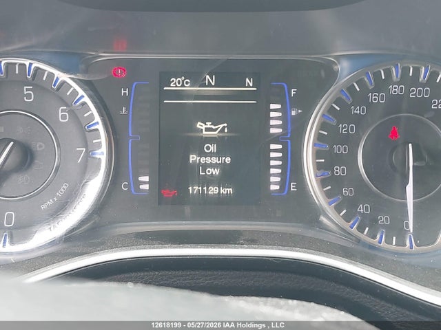 12618199 :رقم المزاد ، 1C3CCCAG0FN524069 vin ، 2015 Chrysler 200 مزاد بيع