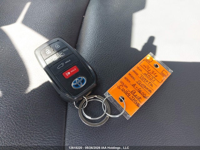 5TDGSKFC3MS039206 Toyota Sienna Xse 7-passenger