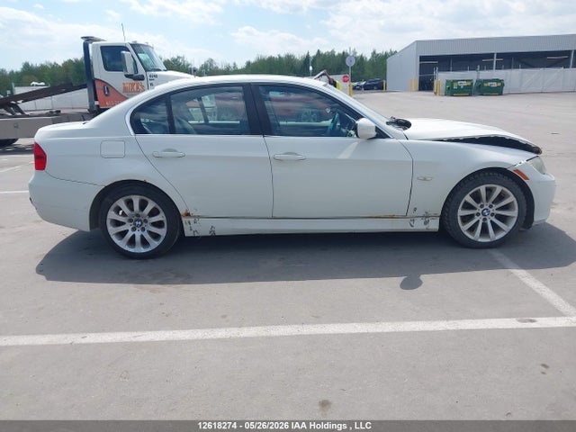 2006 Bmw 330 I მანქანა იყიდება აუქციონზე, vin: WBAVB33536KR76941, აუქციონის ნომერი: 12618274