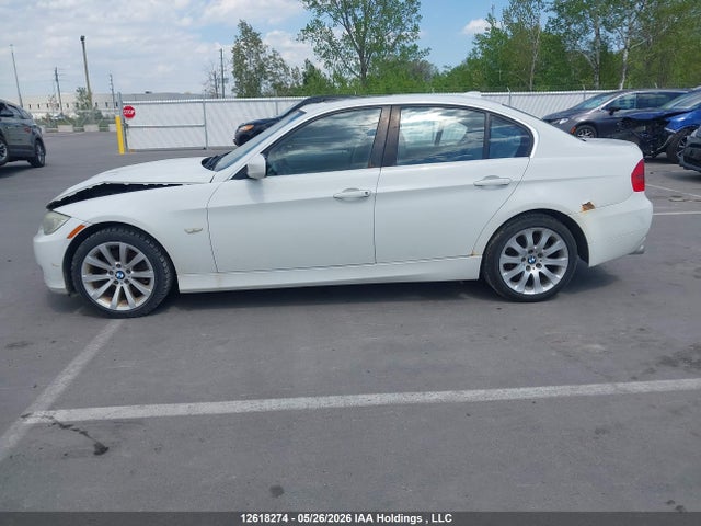 2006 Bmw 330 I მანქანა იყიდება აუქციონზე, vin: WBAVB33536KR76941, აუქციონის ნომერი: 12618274