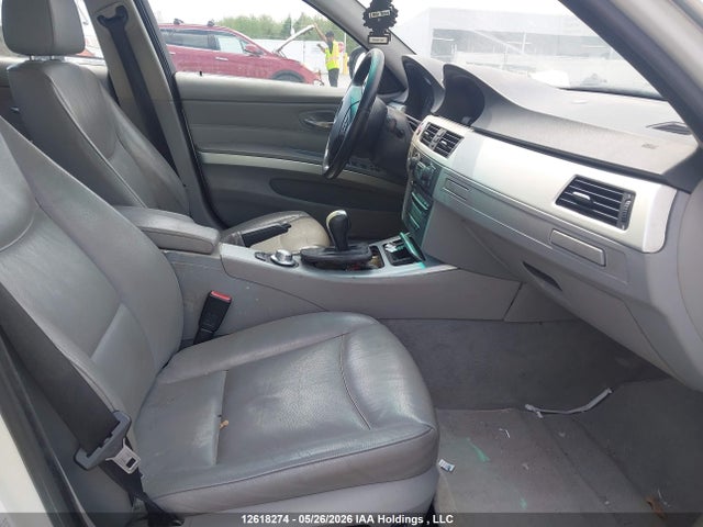 2006 Bmw 330 I მანქანა იყიდება აუქციონზე, vin: WBAVB33536KR76941, აუქციონის ნომერი: 12618274