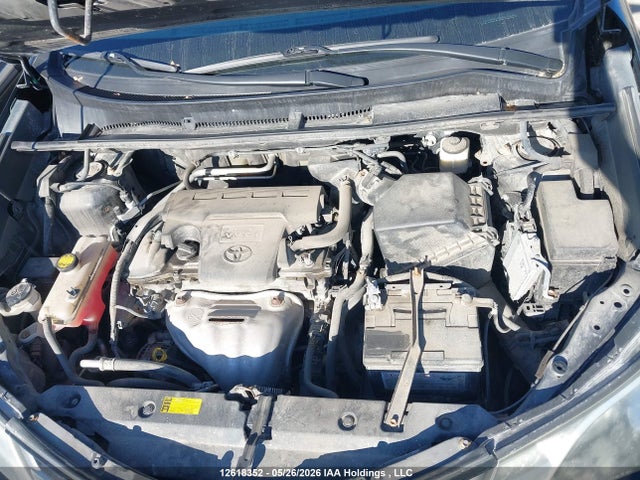 2T3BFREV0FW352029 Toyota RAV4 LE