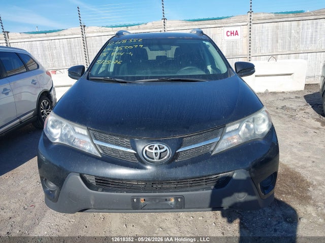 2T3BFREV0FW352029 Toyota RAV4 LE