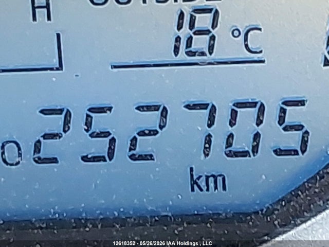 2T3BFREV0FW352029 Toyota RAV4 LE