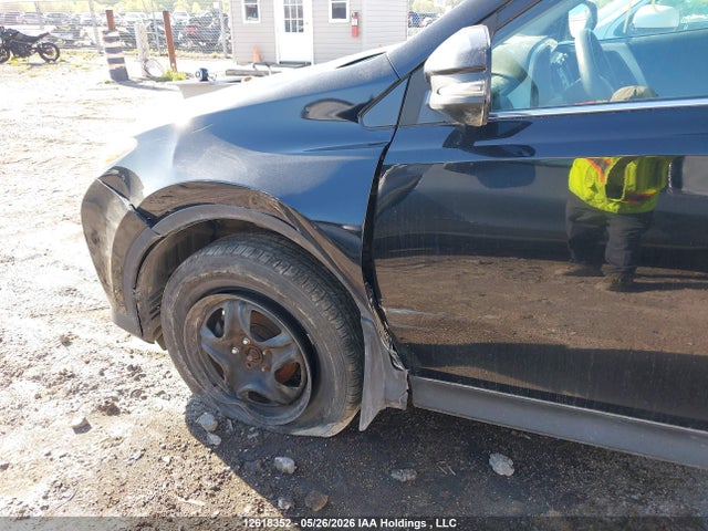 2T3BFREV0FW352029 Toyota RAV4 LE