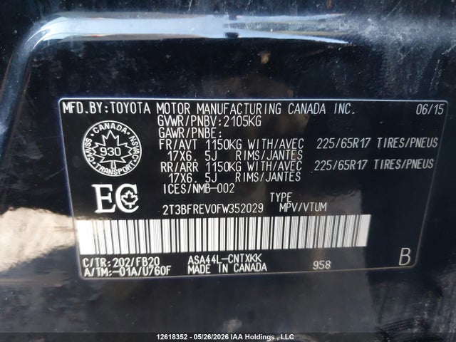 2T3BFREV0FW352029 Toyota RAV4 LE