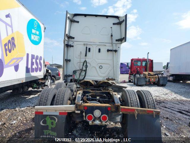 Freightliner Cascadia 126 2021 1FUJHHDR8MLML4457 Image 15