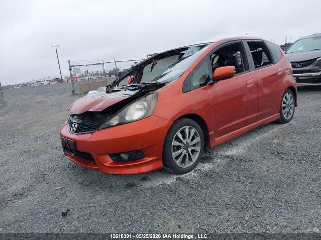 2013 Honda Fit Sport 5dr მანქანა იყიდება აუქციონზე, vin: LUCGE8H75D3005517, აუქციონის ნომერი: 12618391