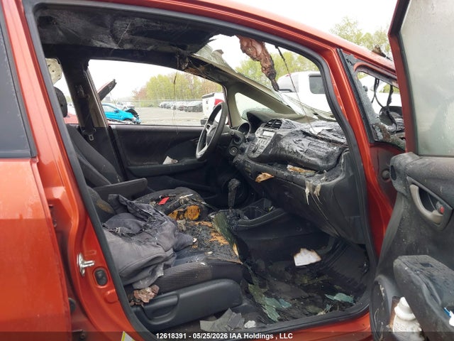 2013 Honda Fit Sport 5dr მანქანა იყიდება აუქციონზე, vin: LUCGE8H75D3005517, აუქციონის ნომერი: 12618391