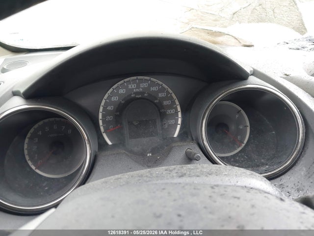 2013 Honda Fit Sport 5dr მანქანა იყიდება აუქციონზე, vin: LUCGE8H75D3005517, აუქციონის ნომერი: 12618391