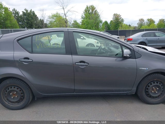 Auction sale of the 2014 Toyota Prius C, vin: JTDKDTB35E1082833, lot number: 12618418