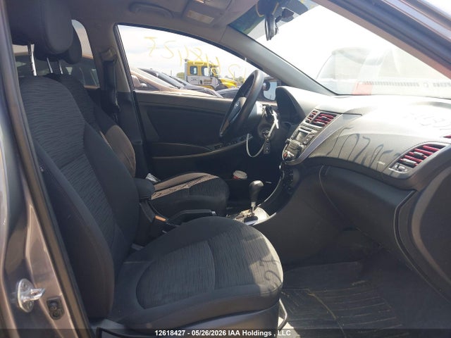 KMHCT5AE4GU238203 Hyundai ACCENT SE